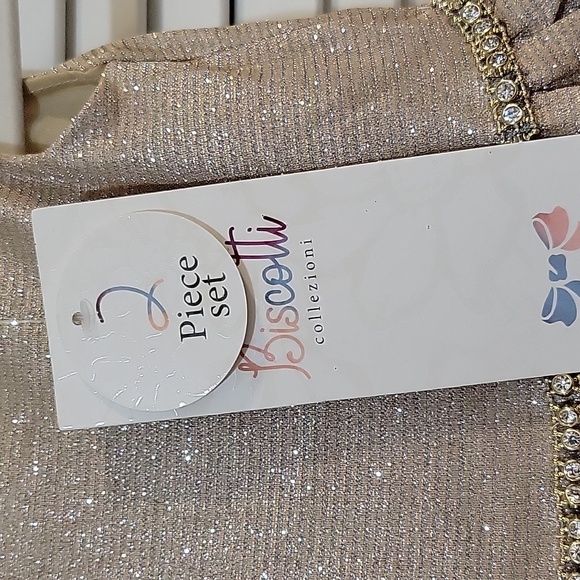 Biscotti Collezione 2 Piece Girls Outfit - Picture 9 of 9